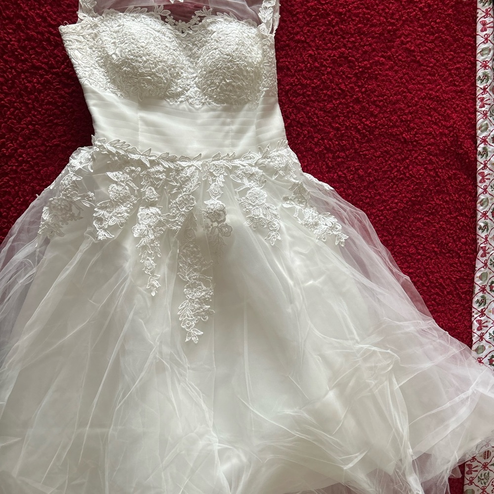 Elegant White Lace Wedding 3/4 Dress